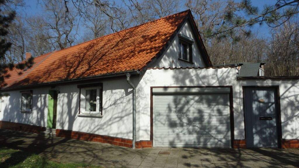 Doppelhaushälfte zum Kauf 59.000 € 4 Zimmer 100 m² 300 m² Grundstück Giersleben 06449