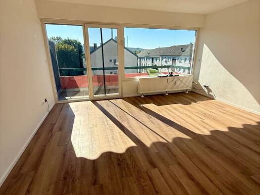 Wohnung zur Miete 750 € 2 Zimmer 50 m² Geschoss 1/2 frei ab sofort Altbach 73776