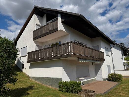 Einfamilienhaus zur Miete 2.400 € 7,5 Zimmer 200 m² 500 m² Grundstück frei ab sofort Oberissigheim Bruchköbel 63486