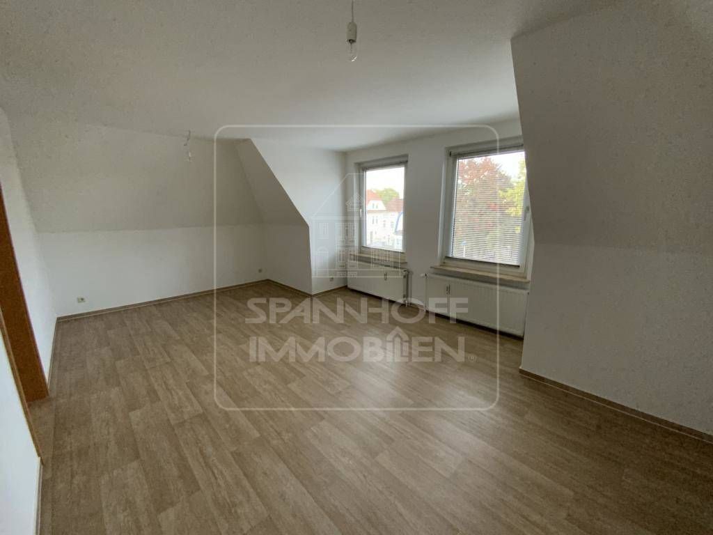 Wohnung zur Miete 450 € 2 Zimmer 50 m²<br/>Wohnfläche 3.<br/>Geschoss 01.10.2024<br/>Verfügbarkeit Bahnhofstraße 86 Atens Nordenham 26954