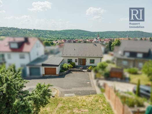 Einfamilienhaus zum Kauf 724.000 € 7 Zimmer 120 m² 652 m² Grundstück Eibelstadt 97246