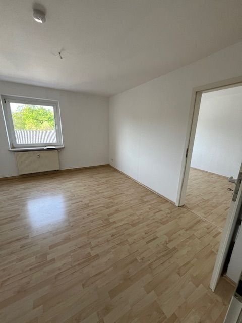 Wohnung zur Miete 270 € 2 Zimmer 45 m²<br/>Wohnfläche EG<br/>Geschoss Elsterstraße 19 b Ortslage Ammendorf / Beesen Halle (Saale) 06132