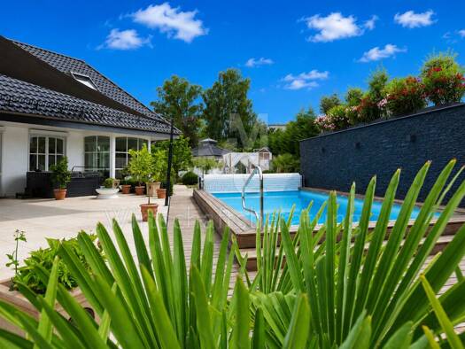 Villa zum Kauf 1.990.000 € 9 Zimmer 480 m² 1.210 m² Grundstück Isernhagen-Süd Hannover 30657