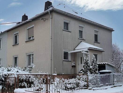 Doppelhaushälfte zum Kauf 95.000 € 4 Zimmer 130 m² 423 m² Grundstück frei ab sofort Brand-Erbisdorf 09618