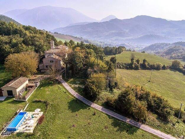 Villa zum Kauf 1.650.000 € 17 Zimmer 1.108 m² 140.000 m² Grundstück Urbania 61049