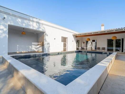 Einfamilienhaus zum Kauf - Erstbezug 670.000 € 3 Zimmer 184,2 m² Ninski Stanovi Nin 23232