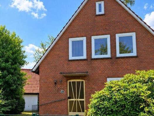 Einfamilienhaus zum Kauf provisionsfrei 239.000 € 5 Zimmer 106 m² 681 m² Grundstück frei ab sofort Nienburg Nienburg (Weser) 31582