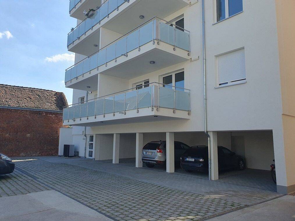 Property thumbnail 2