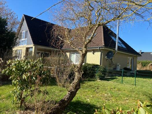 Einfamilienhaus zum Kauf provisionsfrei 419.000 € 8 Zimmer 240 m² 1.500 m² Grundstück Jevenstedt 24808