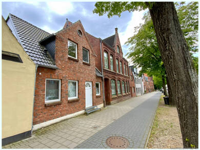 Stadthaus zum Kauf 390.000 € 4 Zimmer 119 m² 201 m² Grundstück Husum 25813