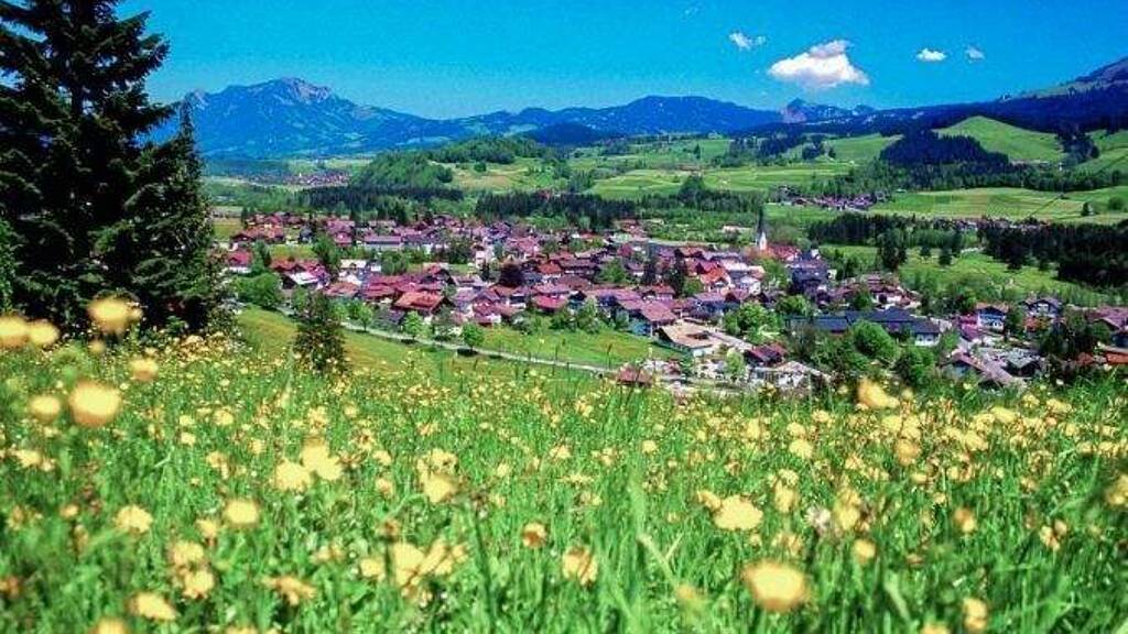 Hotel zum Kauf 66 Zimmer 140 Betten 230 m² Gastrofläche 5.330 m² Grundstück Bühl Immenstadt im Allgäu 87509