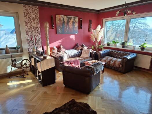 Haus zum Kauf 249.000 € 9 Zimmer 250 m² 558 m² Grundstück Langenfeld Bad Salzungen 36433