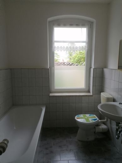 Wohnung zur Miete 300 € 1 Zimmer 35 m²<br/>Wohnfläche 1.<br/>Geschoss Gartenstraße 1d Bernburg Bernburg 06406