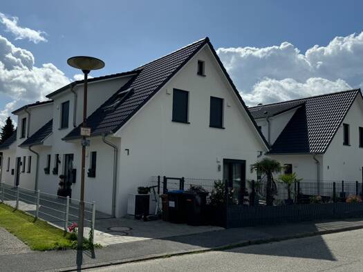 Haus zum Kauf 480.000 € 4 Zimmer 100 m² 200 m² Grundstück Farmsen-Berne Hamburg 22159