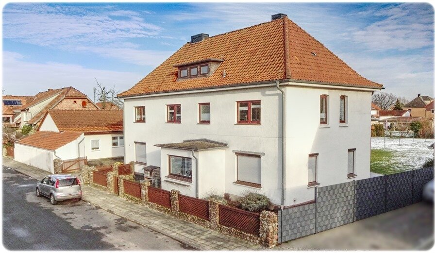 Mehrfamilienhaus zum Kauf 678.000 € 11 Zimmer 317 m²<br/>Wohnfläche 2.504 m²<br/>Grundstück Uetze Uetze 31311