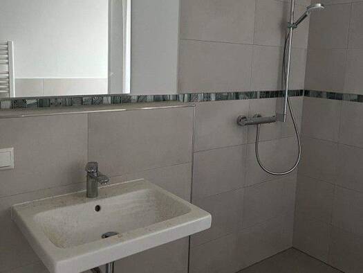 Wohnung zur Miete 580 € 2 Zimmer 42,2 m² Arnsdorf 01477