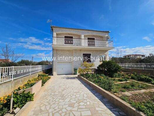 Haus zum Kauf 550.000 € 10 Zimmer 330 m² Šibenik