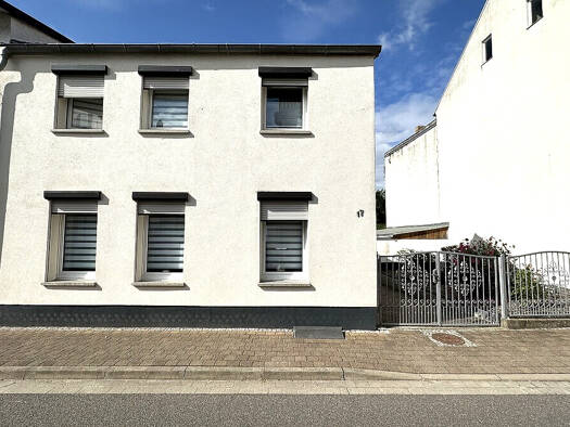 Doppelhaushälfte zum Kauf 160.000 € 3 Zimmer 80 m² 486 m² Grundstück Raguhn 06779