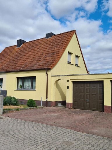 Doppelhaushälfte zum Kauf provisionsfrei 170.000 € 4 Zimmer 80 m² 700 m² Grundstück Merseburger Straße 65 Reinsdorf Reinsdorf 06188