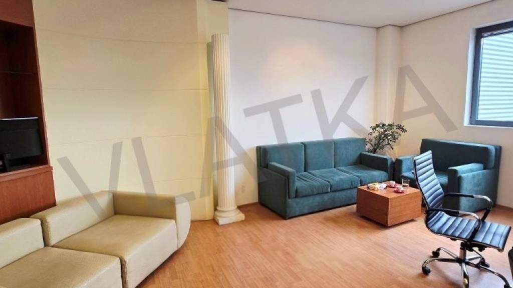 Büro zur Miete 540 € 1 Zimmer Trnava