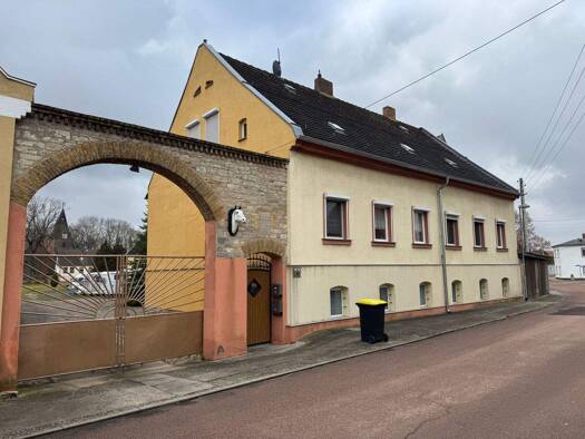 Bauernhaus zum Kauf als Kapitalanlage geeignet 450.000 € 6 Zimmer 180 m² 4.924 m² Grundstück Poleyer Hauptstraße 22 Poley Bernburg 06406