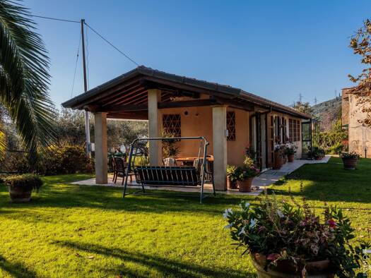 Villa zum Kauf 1.200.000 € 4 Zimmer 200 m² 35.000 m² Grundstück frei ab sofort Camaiore
