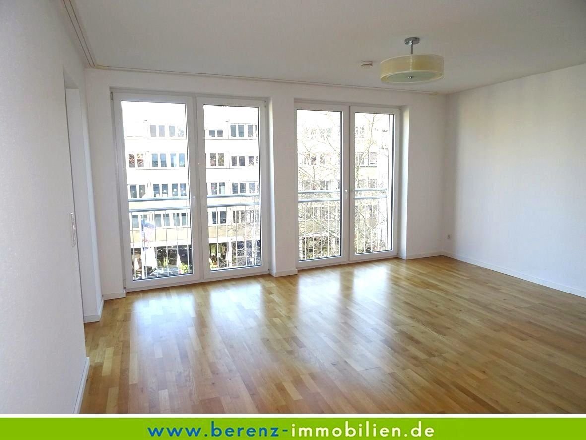 Wohnung zur Miete 900 € 2 Zimmer 82 m²<br/>Wohnfläche 3.<br/>Geschoss ab sofort<br/>Verfügbarkeit Innenstadt Neustadt an der Weinstraße 67433