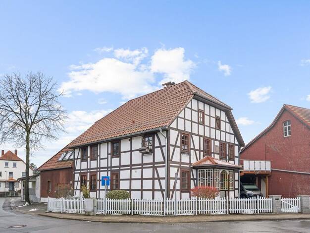 Haus zum Kauf provisionsfrei 675.000 € 12 Zimmer 464 m² 1.050 m² Grundstück Kirchohsen Emmerthal 31860