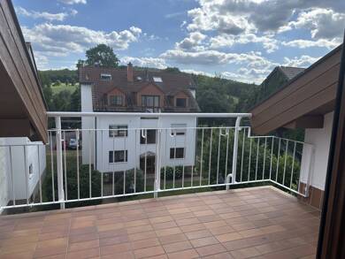Wohnung zum Kauf 104.000 € 3 Zimmer 70,1 m² Dachgeschoss, 3. Geschoss Eisenach 99817