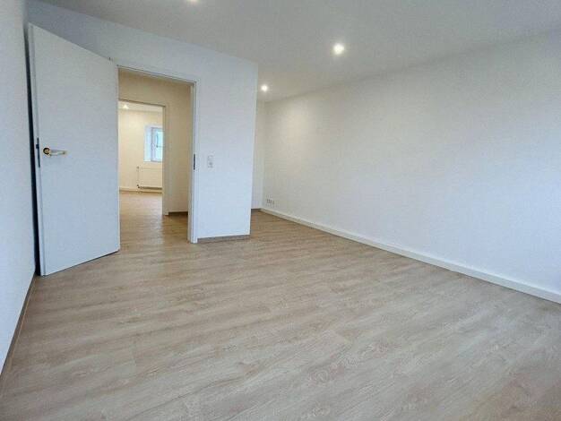 Wohnung zur Miete 590 € 3 Zimmer 84 m² 3. Geschoss Chemnitzer Str. 72 Meerane 08393