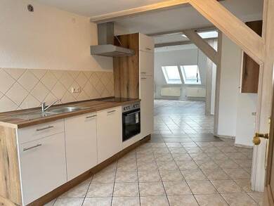 Wohnung zur Miete 590 € 4 Zimmer 93 m² Dachgeschoss, 4. Geschoss Ostviertel Gera 07546