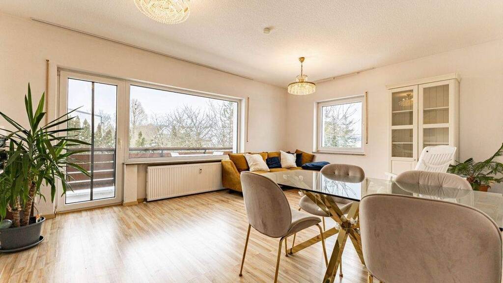 Wohnung zur Miete 920 € 3 Zimmer 91,7 m² 2. Geschoss frei ab 01.04.2026 Langenzenn 90579