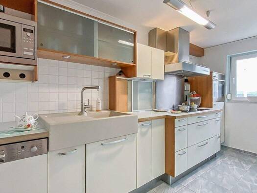 Wohnung zum Kauf 280.000 € 2 Zimmer 65 m² 16. Geschoss frei ab sofort Bad Cannstatt Stuttgart 70376