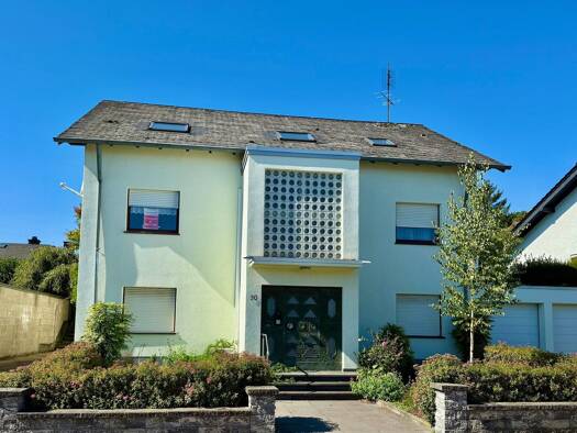 Einfamilienhaus zum Kauf 299.500 € 10 Zimmer 238 m² 735 m² Grundstück Bell 56745