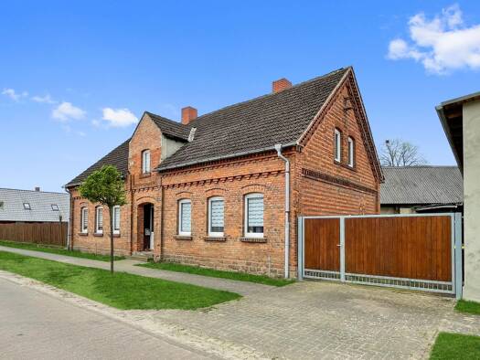 Einfamilienhaus zum Kauf 89.000 € 10 Zimmer 250 m² 645 m² Grundstück Rotdornstraße 4 Klüden Calvörde 39638