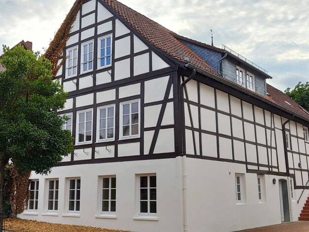 Stadthaus zum Kauf provisionsfrei 349.000 € 10 Zimmer 350 m² 327 m² Grundstück Neue Straße 11 Bad Münder Bad Münder am Deister 31848