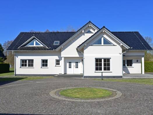 Immobilie zum Kauf 1.250.000 € 5 Zimmer 350 m² 4.218 m² Grundstück frei ab sofort Bindow Heidesee 15754