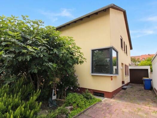 Einfamilienhaus zur Miete 1.800 € 5 Zimmer 160 m² 463 m² Grundstück Süd Ludwigshafen am Rhein 67061
