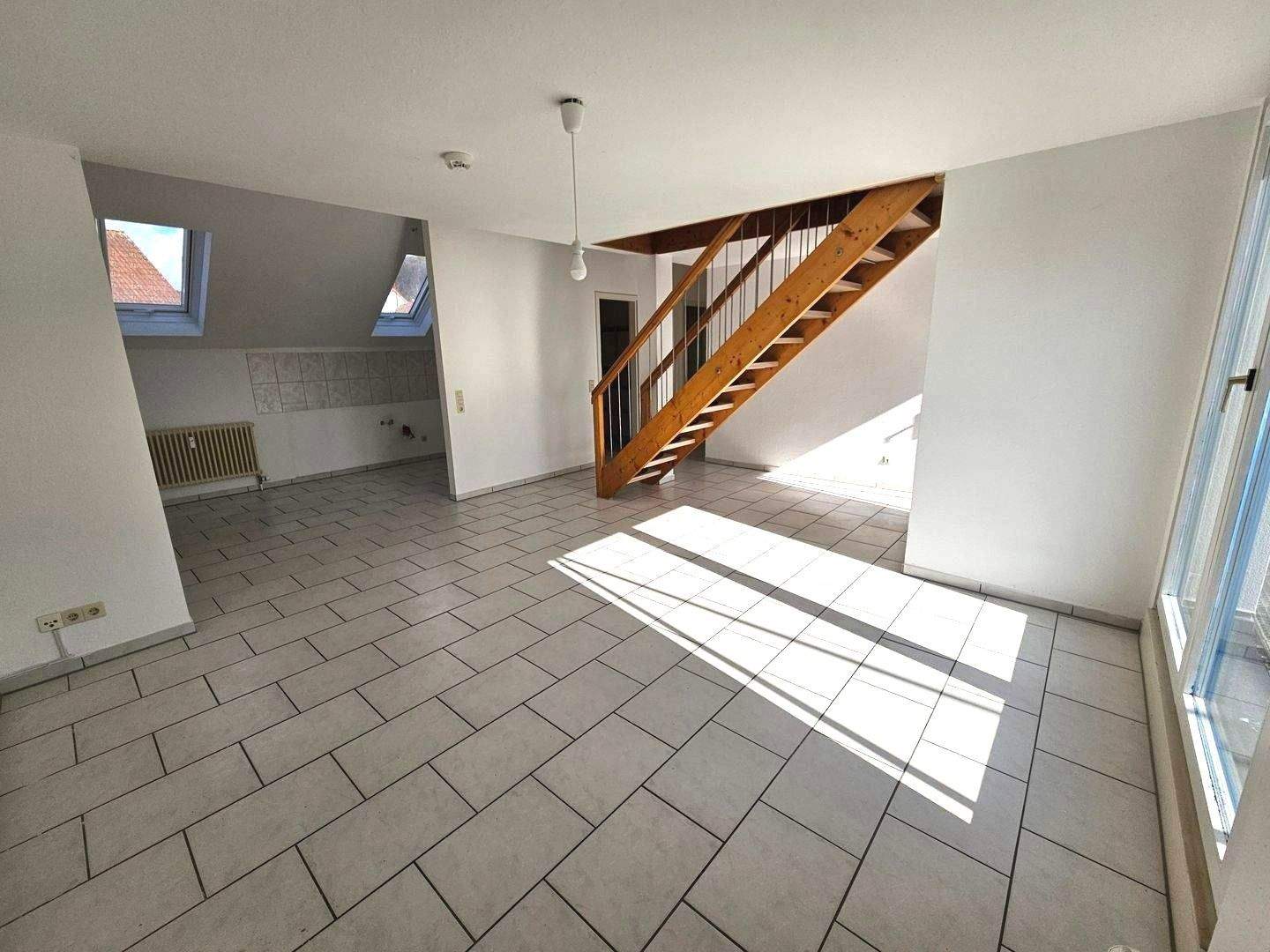 Immobilie in Gottmadingen - Zentral gelegene 4-Zimmer Maisonettewohnung mit großer Dachterrasse und Tiefgaragenstellplatz - Bild 0