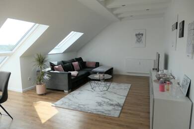 Wohnung zur Miete 720 € 2 Zimmer 55,1 m² Dachgeschoss, 3. Geschoss frei ab 01.09.2025 Stadelner Hauptstraße 188 Mannhof Fürth 90765