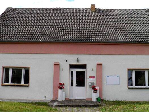 Sonstiges zum Kauf als Kapitalanlage geeignet 67.500 € 9 Zimmer 225 m² 1.486 m² Grundstück Straße des Friedens 23, 24, 24a Sachsendorf Lindendorf 15306