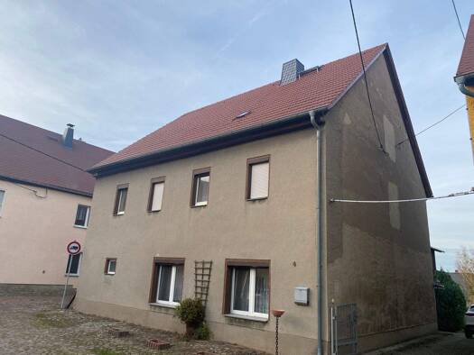 Einfamilienhaus zum Kauf provisionsfrei 89.900 € 8 Zimmer 150 m² 1.271 m² Grundstück frei ab sofort Brunnenplatz 4 Mahris Mügeln 04769