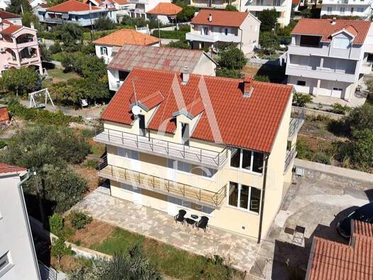 Einfamilienhaus zum Kauf 550.000 € 9 Zimmer 323 m² Brodarica, Šibenik - Okolica Šibenik 22000