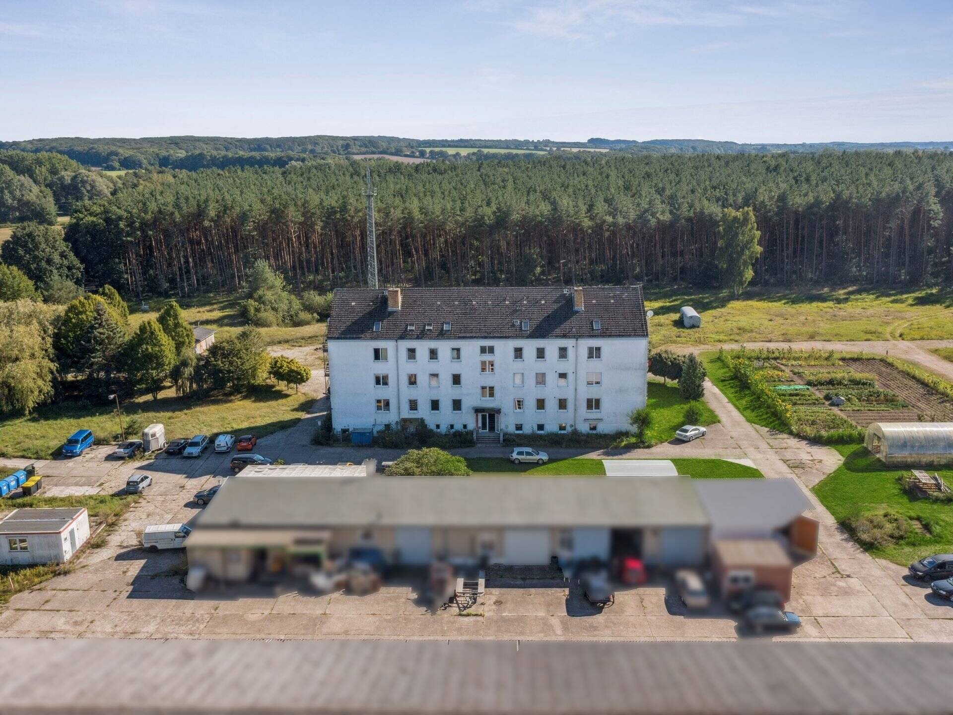 Mehrfamilienhaus zum Kauf 699.000 € 65 Zimmer 1.040 m²<br/>Wohnfläche 900 m²<br/>Grundstück Schattin Lüdersdorf 23923