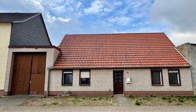 Einfamilienhaus zum Kauf 35.000 € 7 Zimmer 120 m² 310 m² Grundstück frei ab sofort Zerbst Zerbst/Anhalt 39261