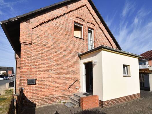 Doppelhaushälfte zum Kauf 135.000 € 5 Zimmer 110 m² 450 m² Grundstück Kernstadt Süd Peine 31226