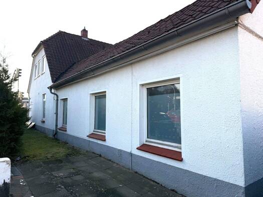 Einfamilienhaus zur Miete 1.485 € 6 Zimmer 200 m² frei ab 01.05.2026 Lüneburger Straße 47 Soltau 29614