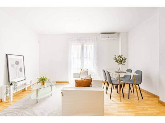 Haus zum Kauf 439.000 € 2 Zimmer 106 m² >Calle Isla de la Palma > San Sebastián de los Reyes 28703