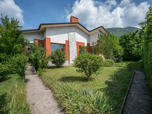 Haus zum Kauf 649.000 € 10 Zimmer 299 m² 1.510 m² Grundstück via cappuccini Caprino Veronese 37013