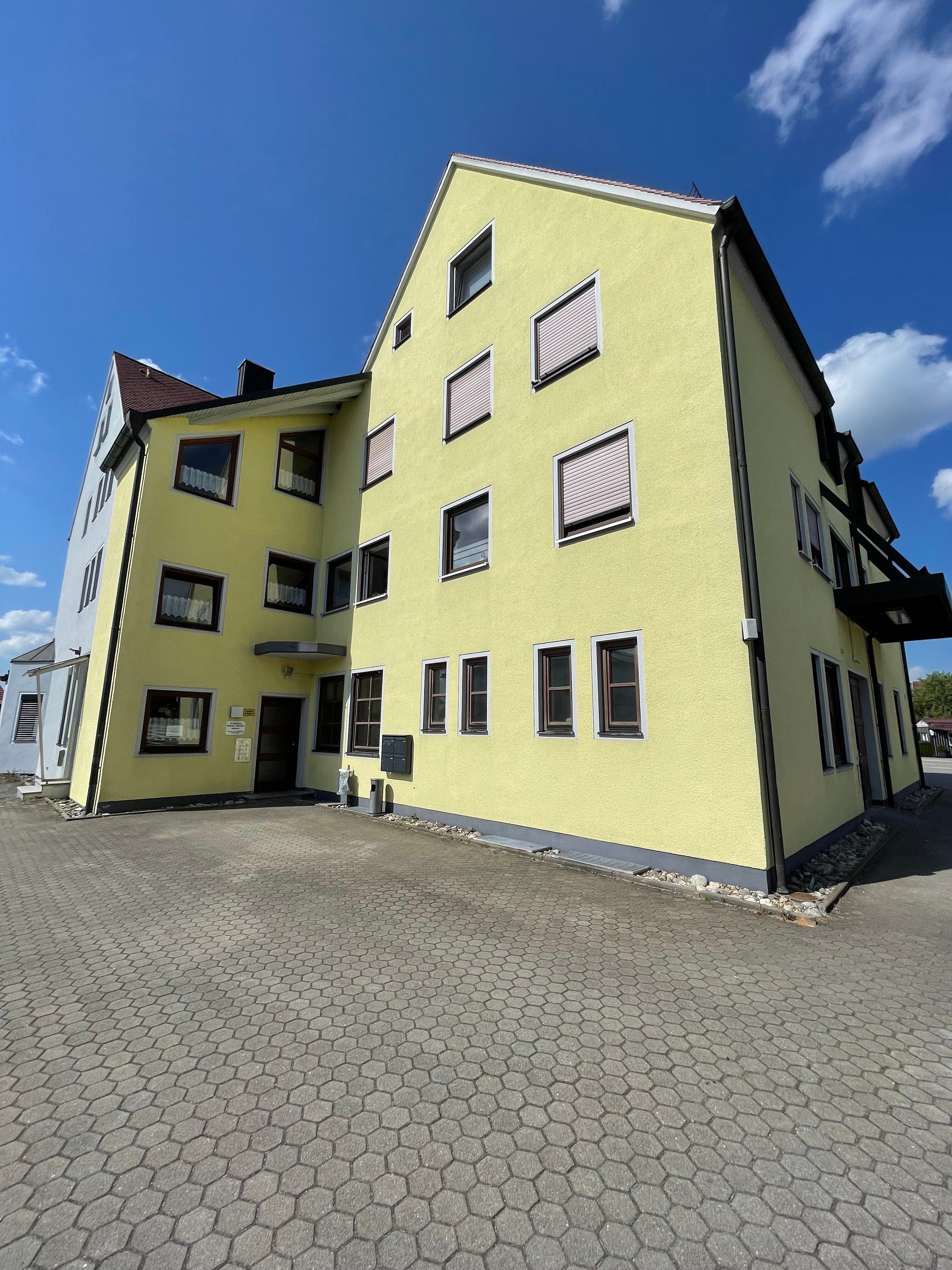 Wohnung zum Kauf 225.000 € 4 Zimmer 110 m²<br/>Wohnfläche 2.<br/>Geschoss Neumarkter Straße 19 Berg Berg bei Neumarkt in der Oberpfalz 92348